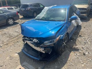 2019 Toyota Camry SE - Exterior Front Left Corner Image